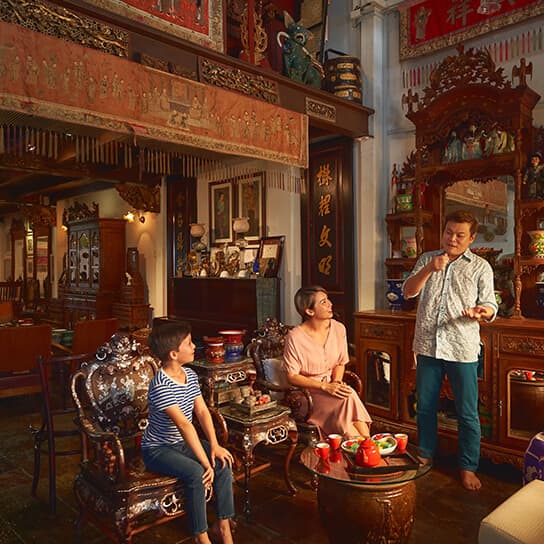 Intan Museum Owner Mr. Alvin Yapp interacting with visitors